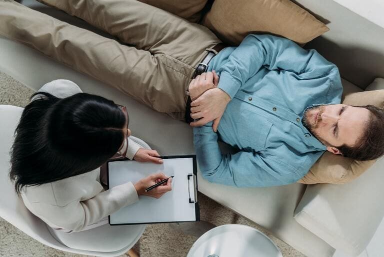 MSc-YLICH-TARAZONA-Sesiones-de-Hipnosis-Hipnoterapia-Hipnosis-Ericksoniana-Hipnosis-Terapeutica-Hipnosis-con-PNL-Hipnosis-Psicolinguistica.