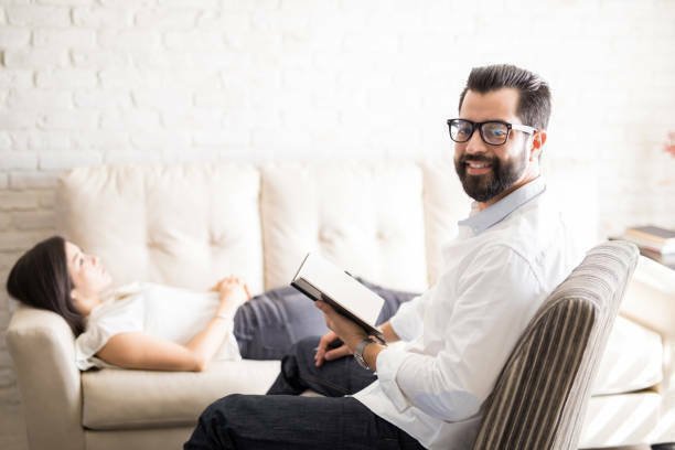 Descubre cómo hacer autohipnosis paso a paso, desde cómo prepararte hasta cómo profundizar en el estado hipnótico. ¡Aprende a usar la autohipnosis para mejorar tu vida!